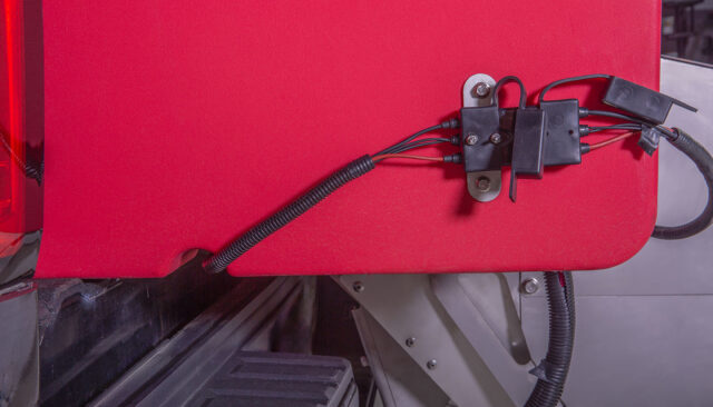 Marauder Poly Chute Power Plug