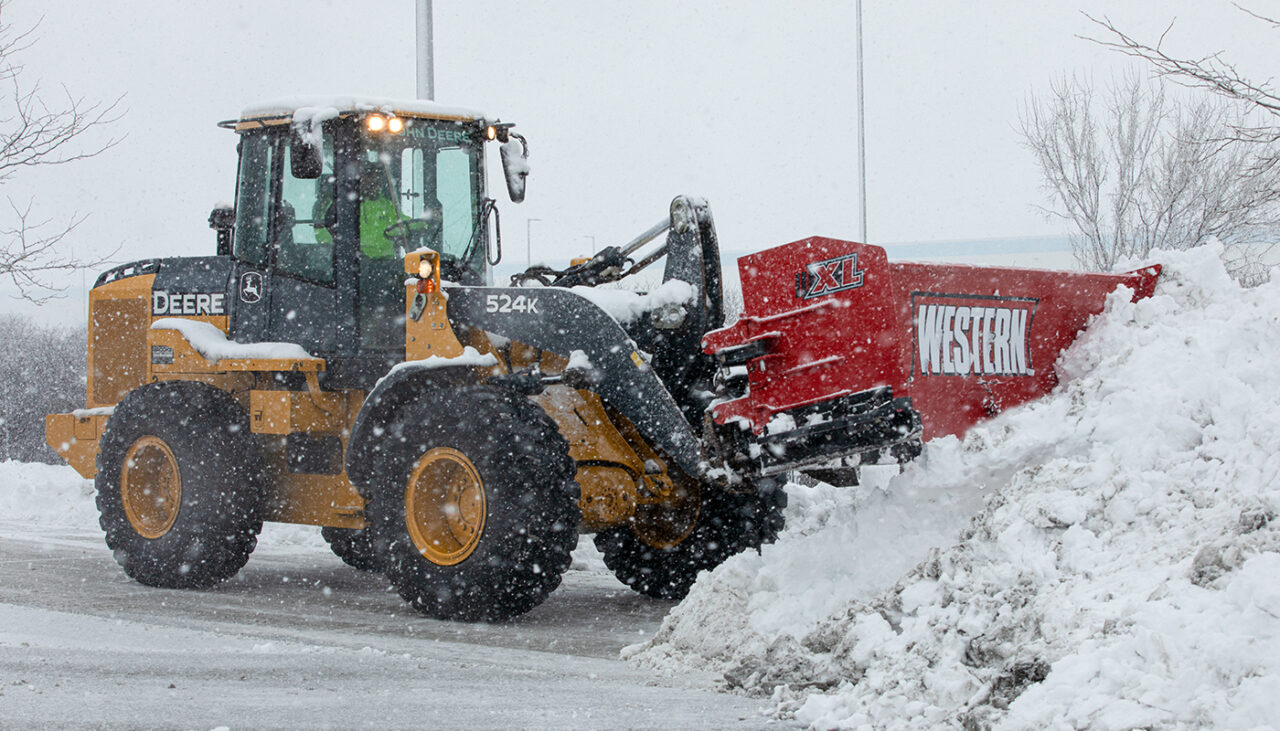 loader pile driver xl stacking snow