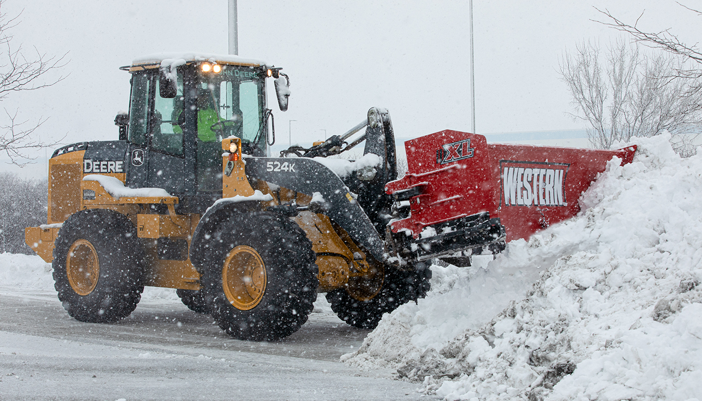 loader pile driver xl stacking snow