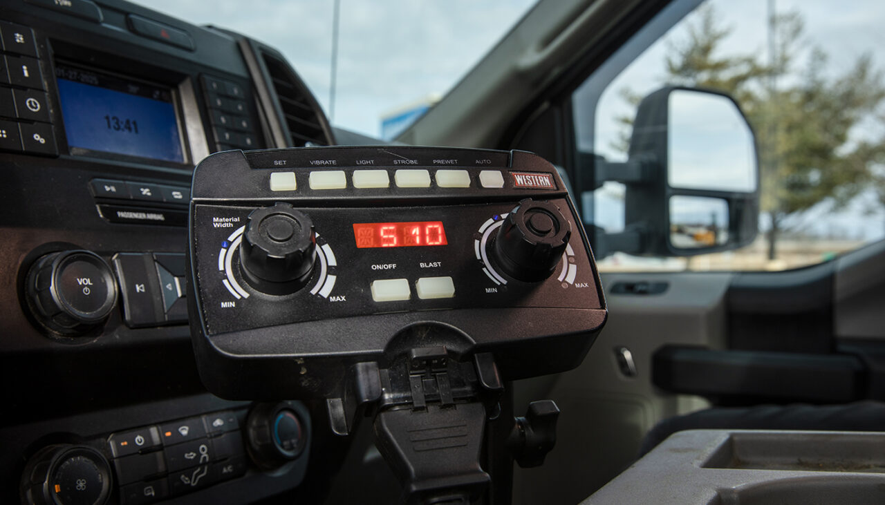 auto speed control for material monitoring