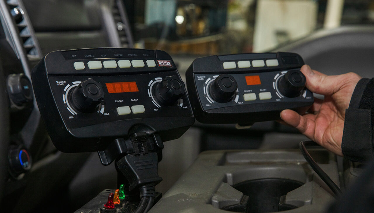 familiar layout from variable speed control to the new auto speed spreader control