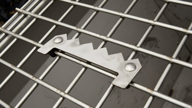 Top screen bag splitter feature