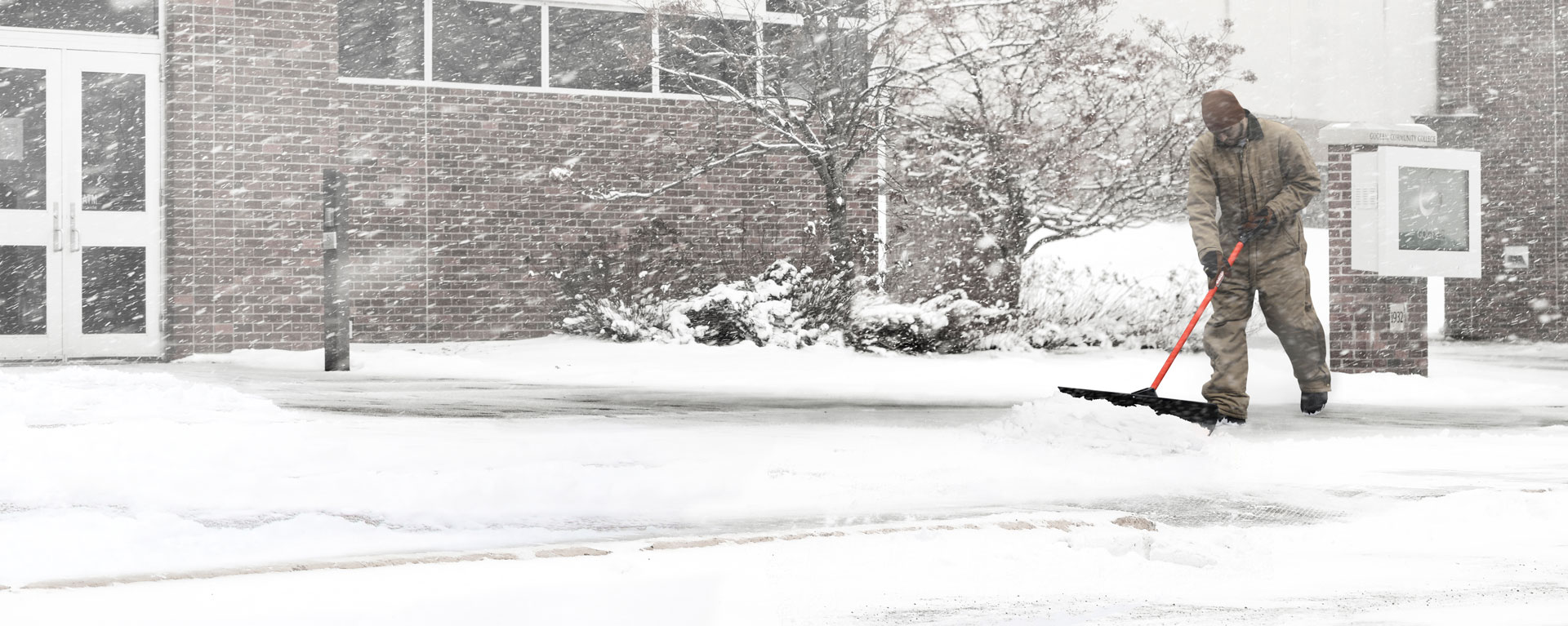 Using the Shovel in action image